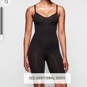 SCULPTING BODYSUIT MID THIGH W. OPEN GUSSET